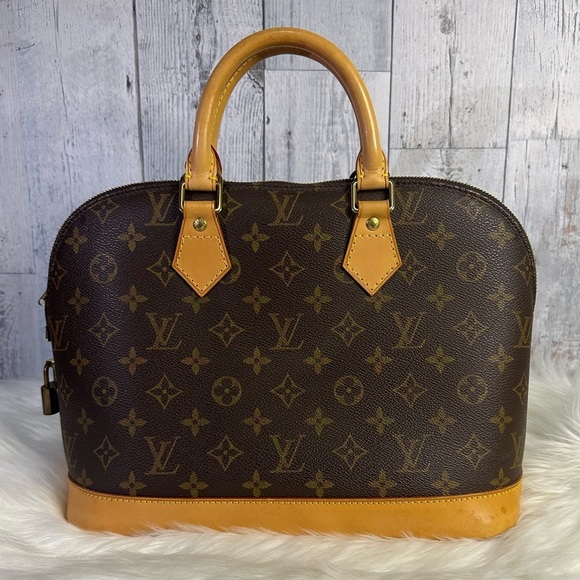 Louis Vuitton Handbags - LOUIS VUITTON alma handbag in monogram